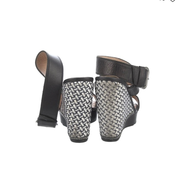 Stuart Weitzman wedges. In an excellent condition, like new. - Picture 2 of 2